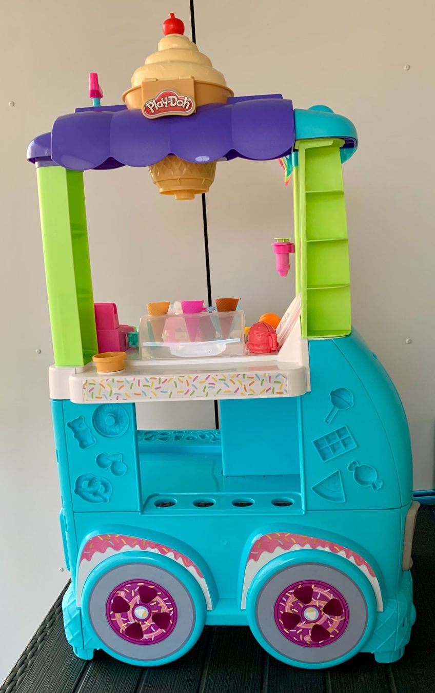 Play-Doh Spielzeuge: Play-Doh Grosser Eiswagen als Spielcenter. – Gebraucht aus Küsnacht ZH von ast_26yp