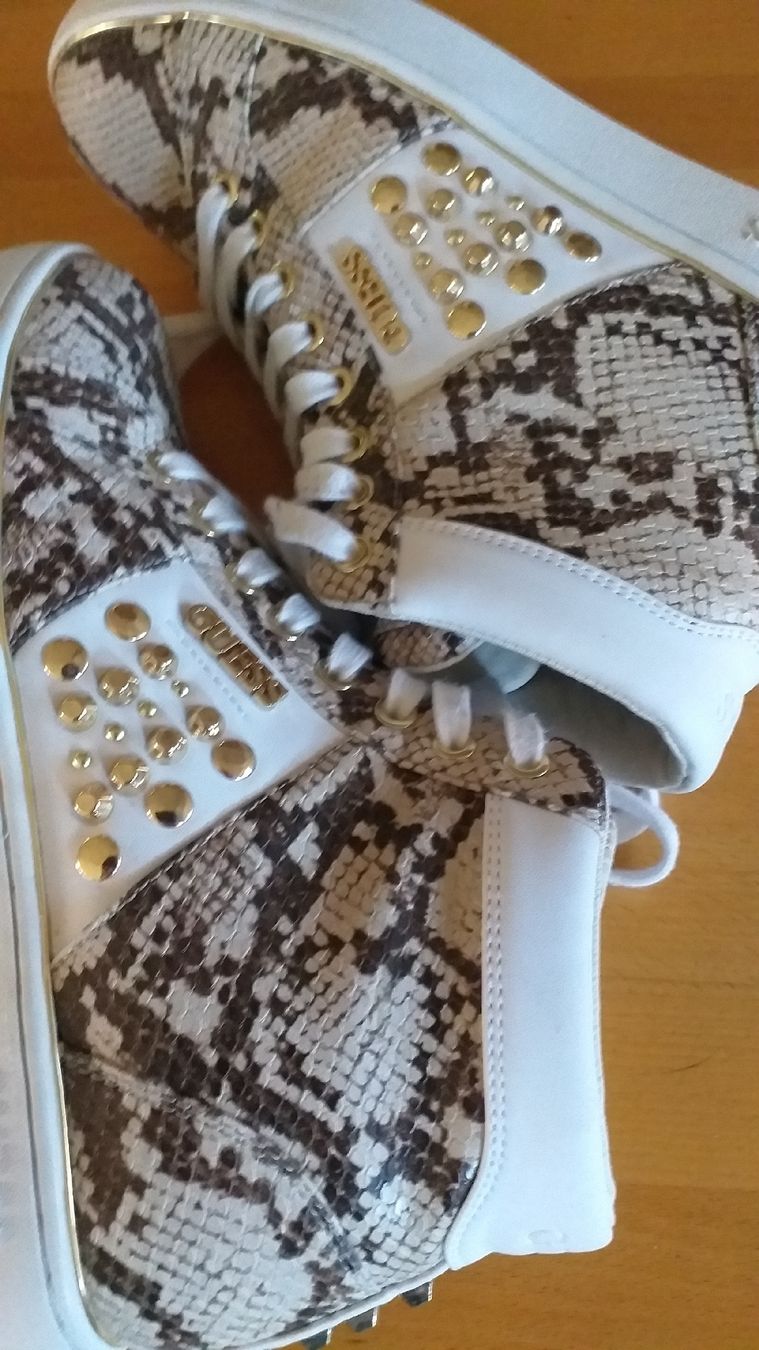 Guess Scarpe da donna: Guess Sneakers – Usato da Wünnewil venduto da 04Blume 6