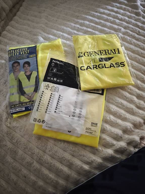 Giacche & Cappotti: 3 Sicherheitsvesten Neu!! – Nuovo e nell'imballaggio originale da Effretikon venduto da donjuan105