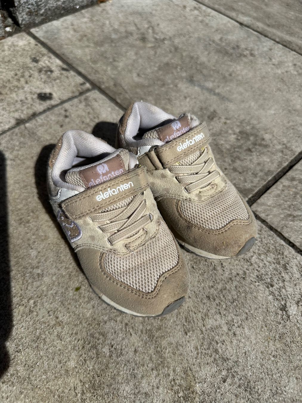 Elefanten Chaussures filles: Babyschuhe Elefanten, Gr. 22 – D'occasion à Seuzach par Leli.91