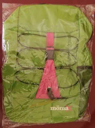 Rucksack von mömax grün mit pinkem Element NEU
