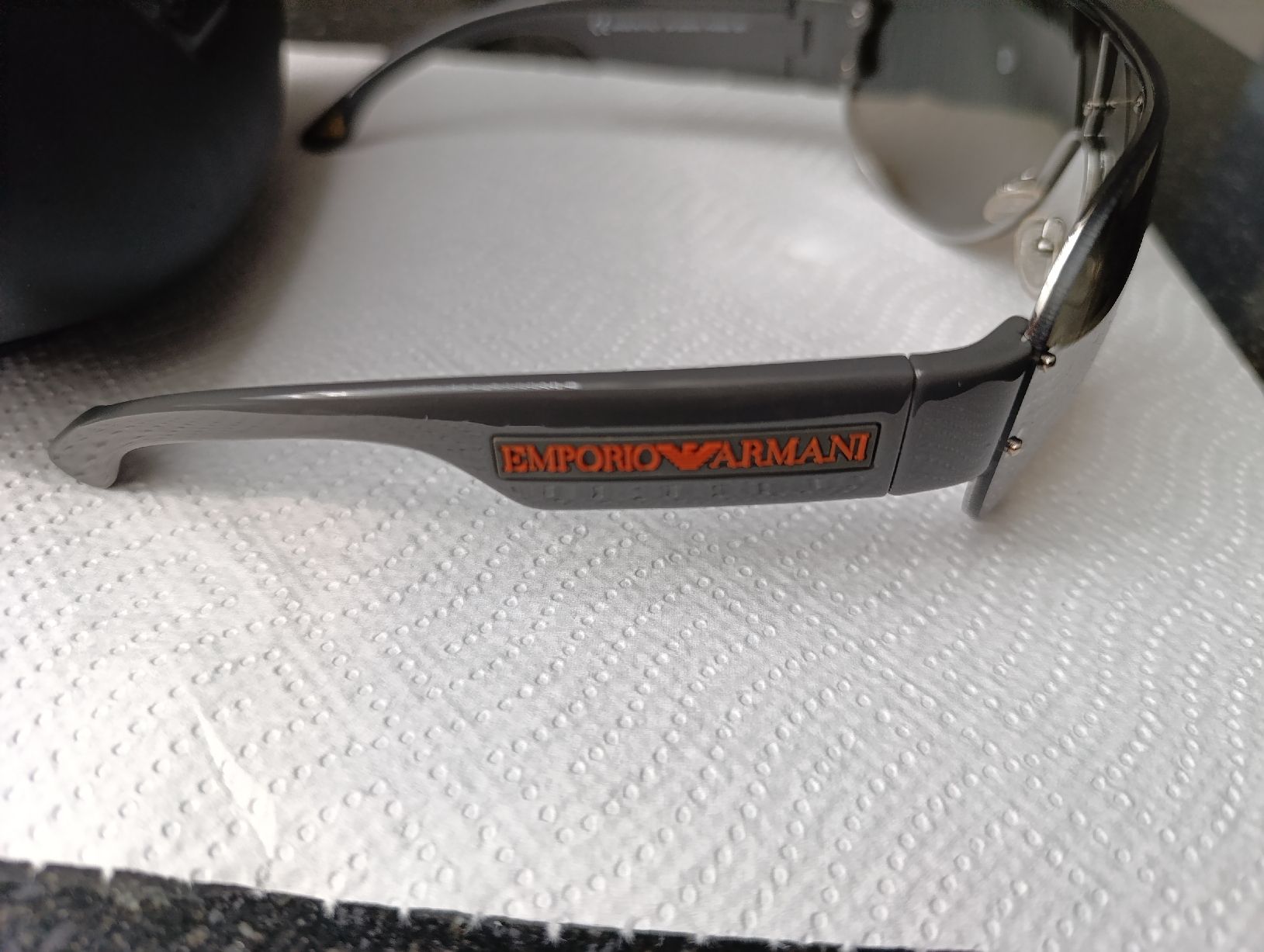 Armani Brillen & Gläser: Emporio Armani Sonnenbrille – Neu (gemäss Beschreibung) aus Stäfa von Phenomenom