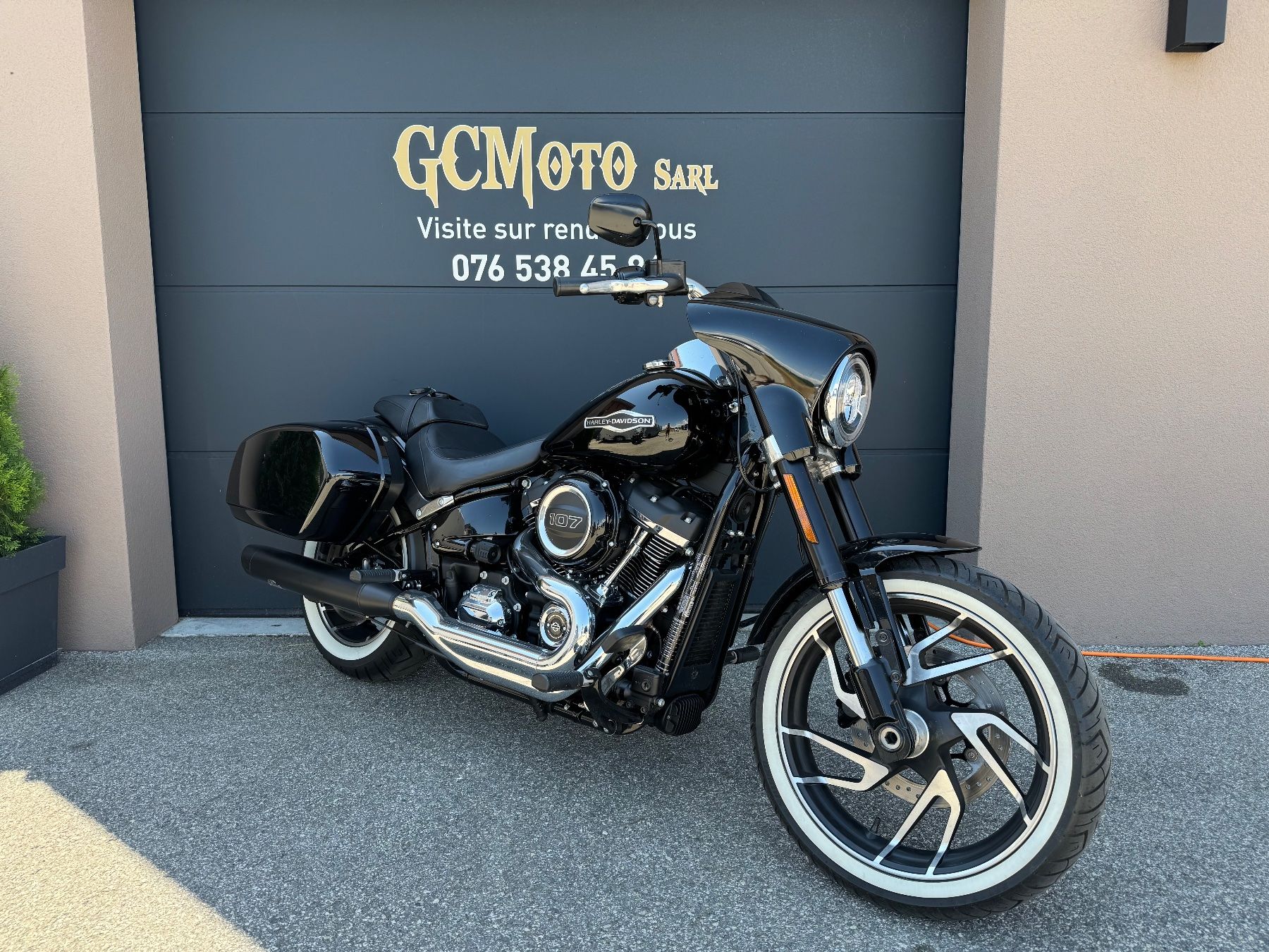Harley-Davidson Cruisers: Harley Davidson Softail 107 Sport Glide LEASING POSSIBLE – D'occasion à Echallens par HD90 1