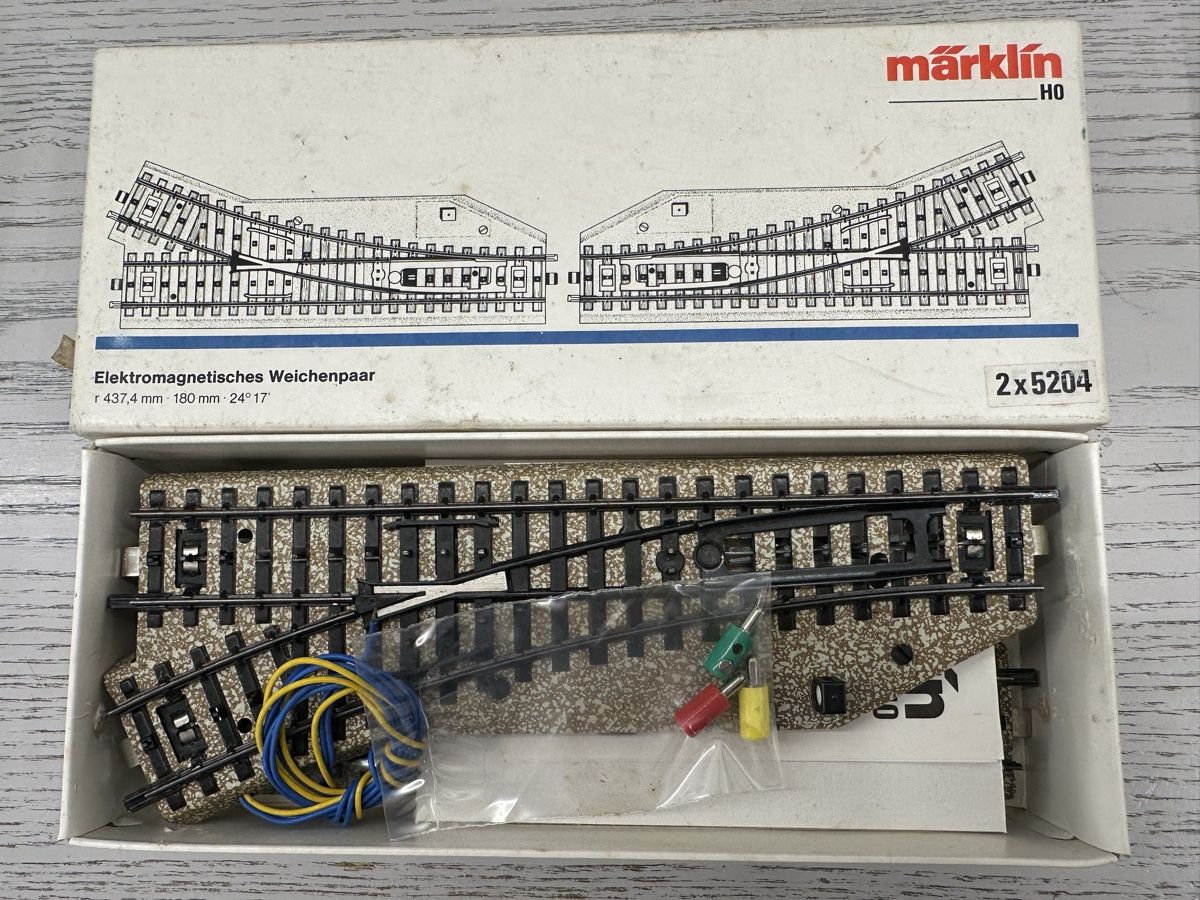 Märklin Modellini di ferrovie: Märklin 5202 elektromagnetisches Weichenpaar – Usato da Lupsingen venduto da New-Haven