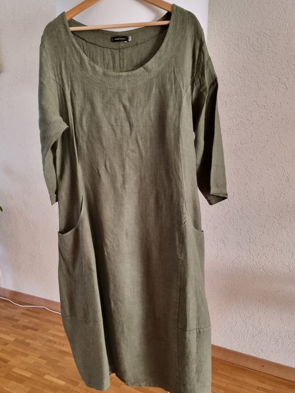 Robes: Robe ample vert olive en lin – D'occasion à Veyrier par Leilazizou
