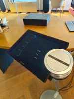 B&O BeoSound 5 auf Bodenstandfuss und BeoMaster 5