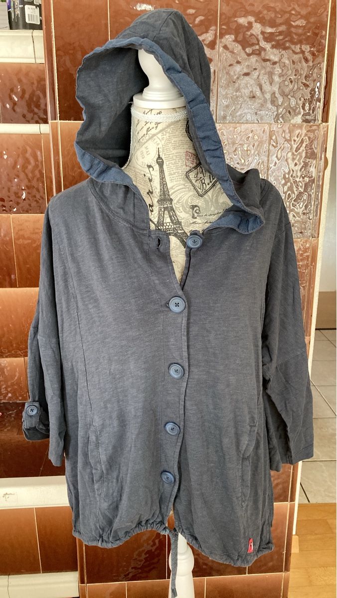 T-shirt: ab 1.- Shirt mit Kaputze, Gr.L•MB• – Usato da Morschach venduto da leonie87