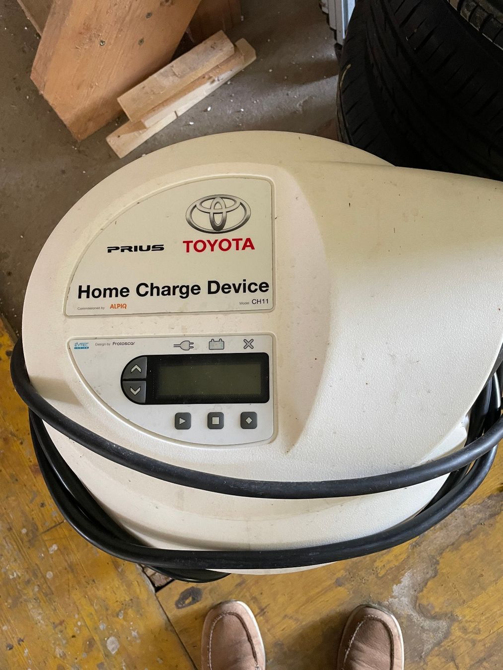 Batterie-Ladegeräte: TOYOTA, original Ladestation – Gebraucht aus Bratsch von rubu01