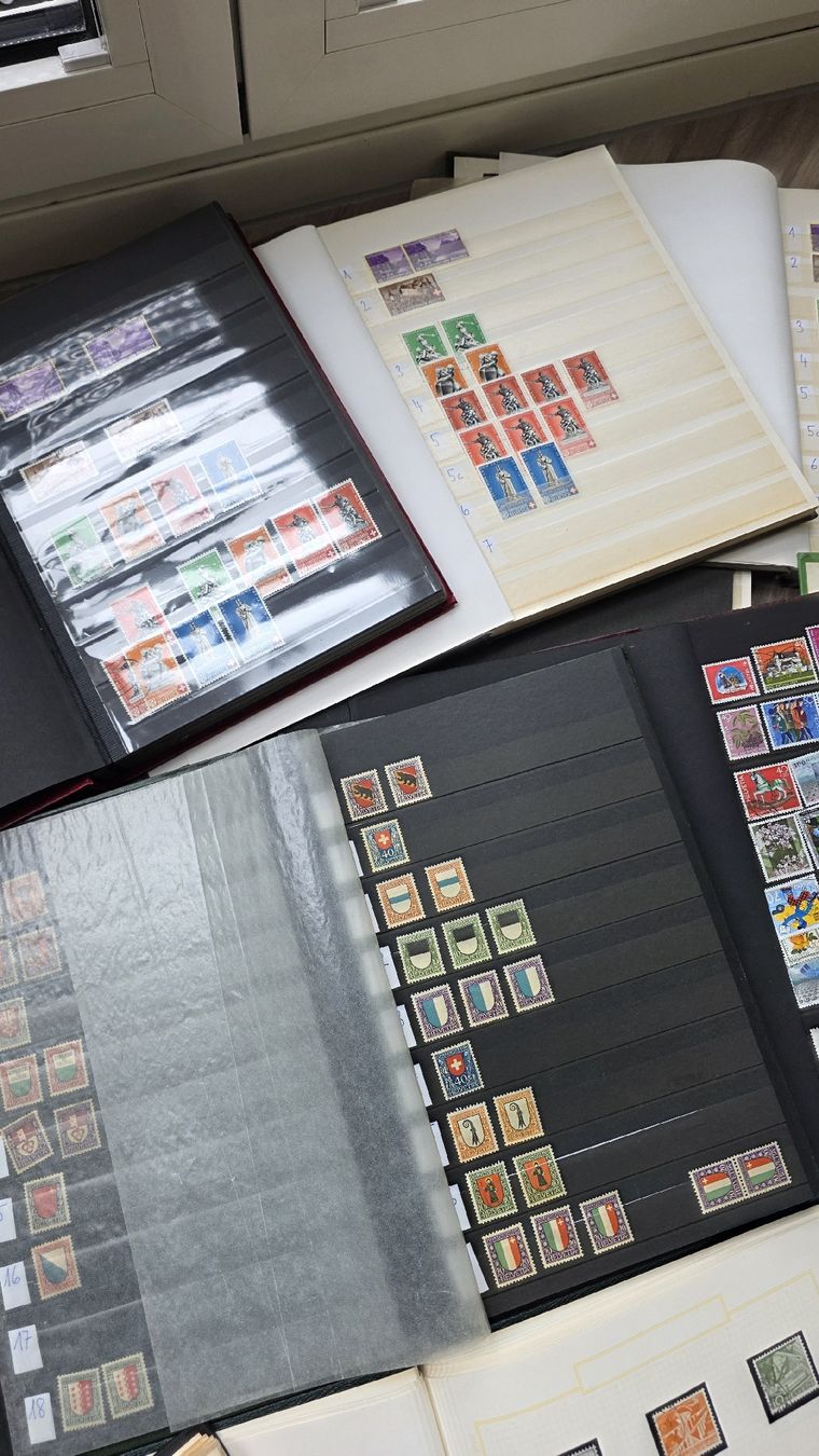 Tous les timbres: Grosse Sammlung Briefmarken Schweiz – D'occasion à Reichenburg par ibiza18 4