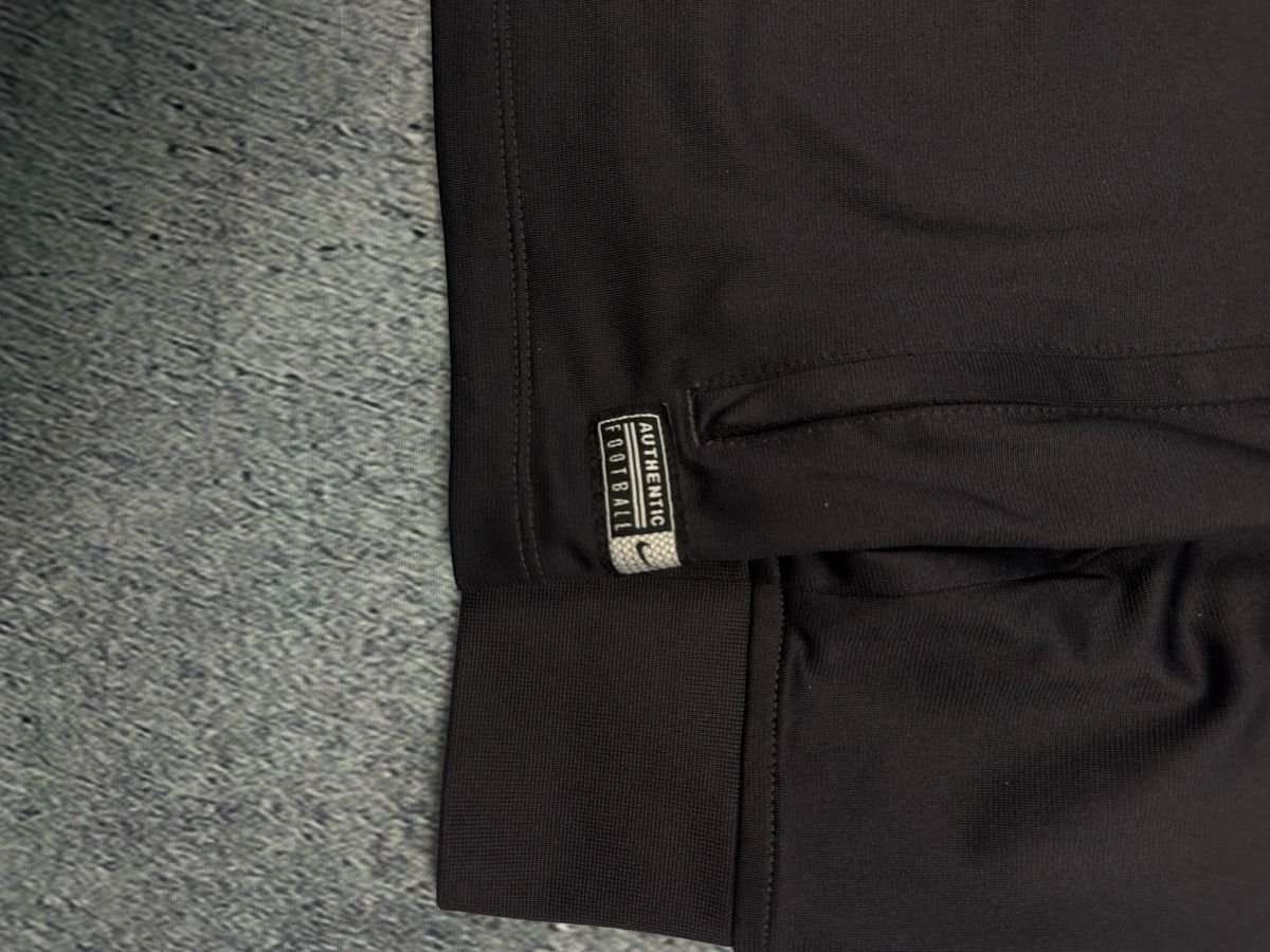 Nike Giacche: Nike PSG Trainingsjacke – Usato da Luzern venduto da 041Vintage 1
