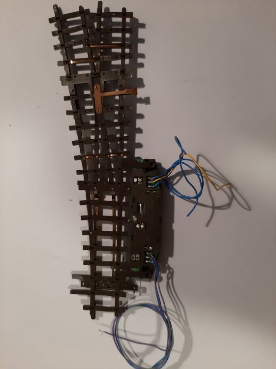 Bemo Modelleisenbahnen: Bemo H0m 4206 000 elektrische Weiche rechts 12° – Gebraucht aus Thun von Schwarzsee48 2