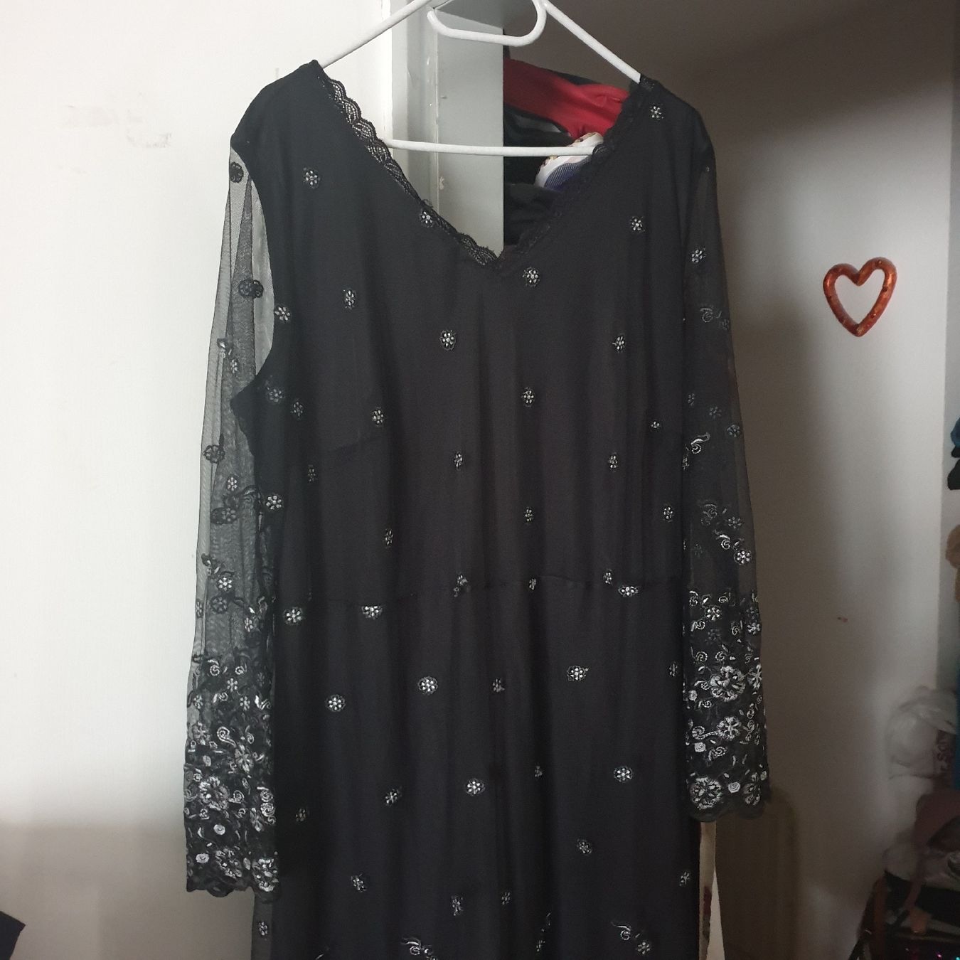 Vestiti: Sheego schönes Kleid Gr. 48 – Nuovo (secondo la descrizione) da Frenkendorf venduto da Moon111 2