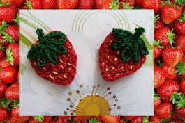 2 Süsse Erdbeeren gehäkelt, crochet,  fragole uncinetto 833