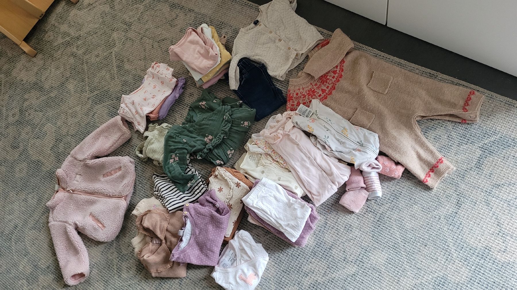 H&M Lotti & Set di vestiti: grosses Kleiderpaket Mädchen 74/80 – Usato da Götighofen venduto da cherryjuice