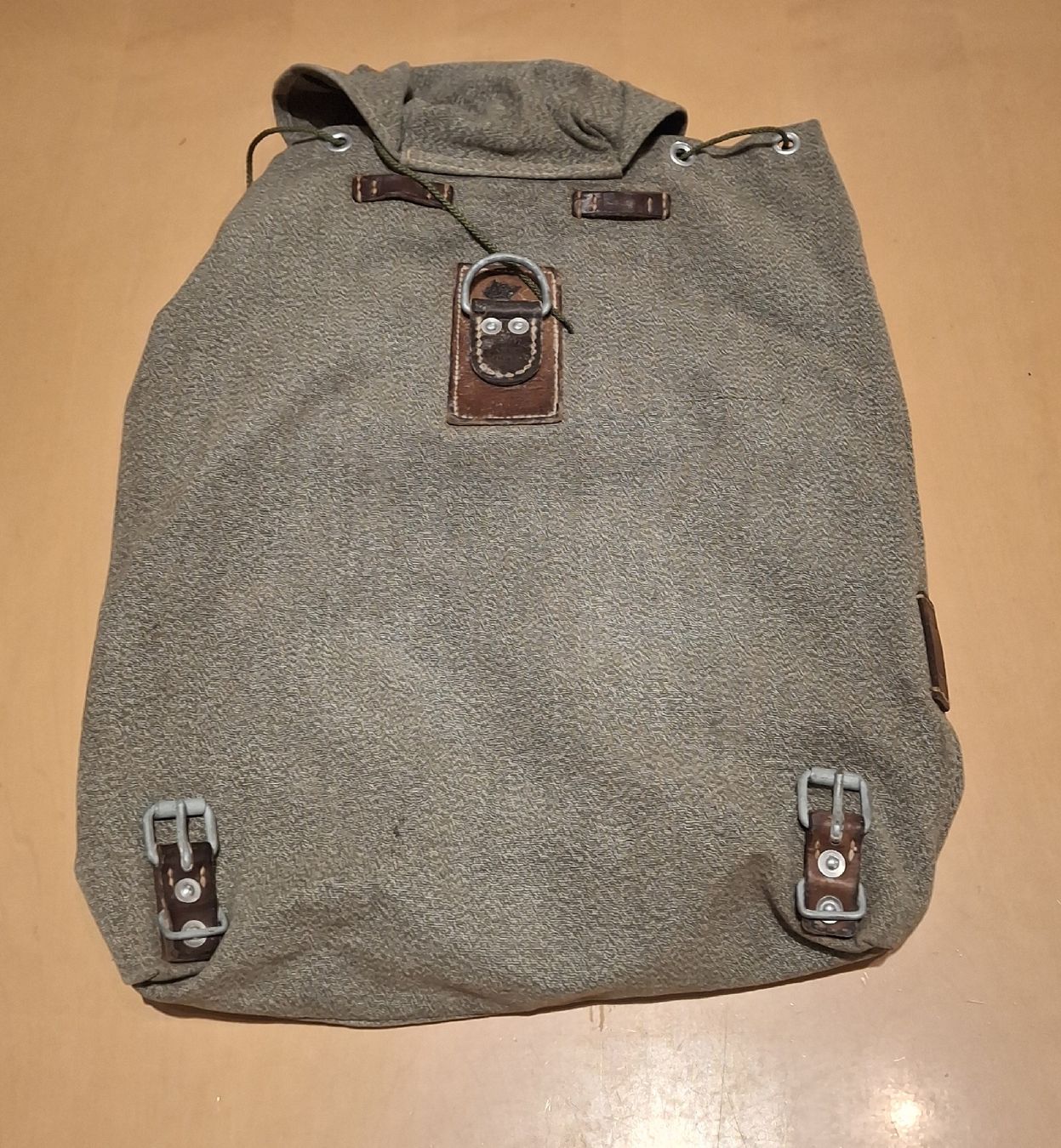 Schweizer Armee Rucksäcke: Alter Rucksack – Defekt aus Kerns von L3514 1