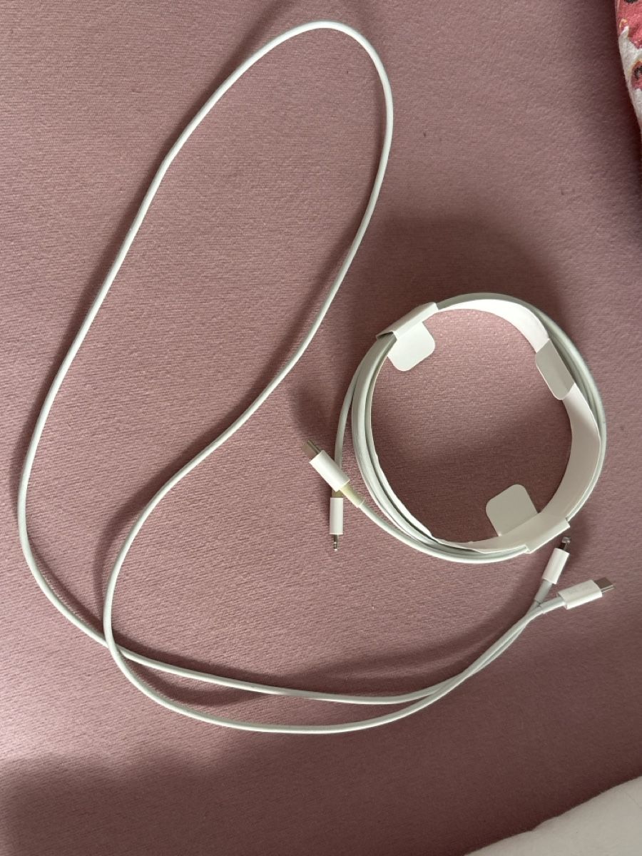 Apple Cavi: iPhone Ladekabel USB-C auf Lightning – Usato da Rünenberg venduto da ZwergLi100