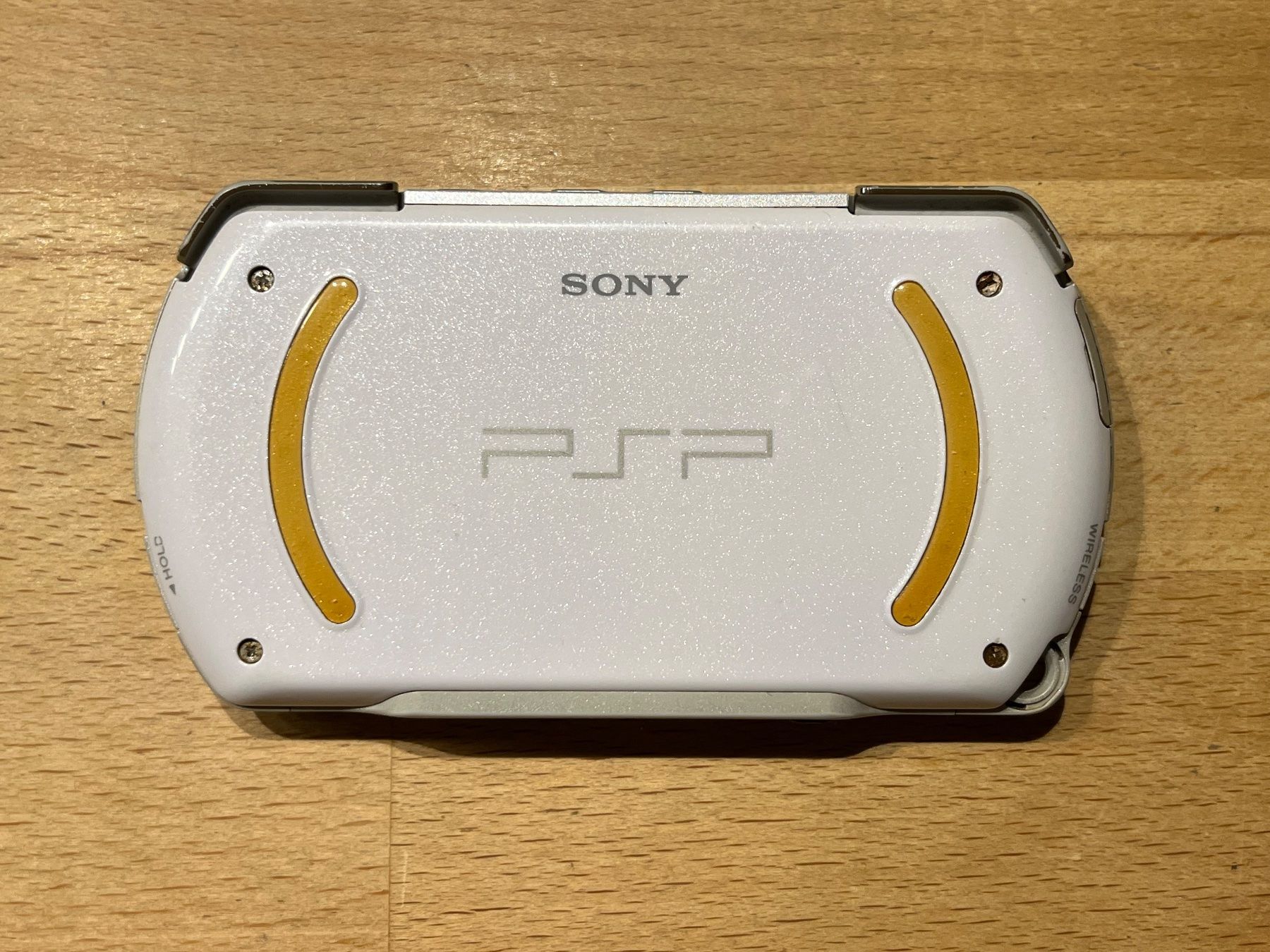 Sony Console: Sony PSP Go - Weiss - Inkl. Ladekabel – Usato da Thalwil venduto da ranx 5