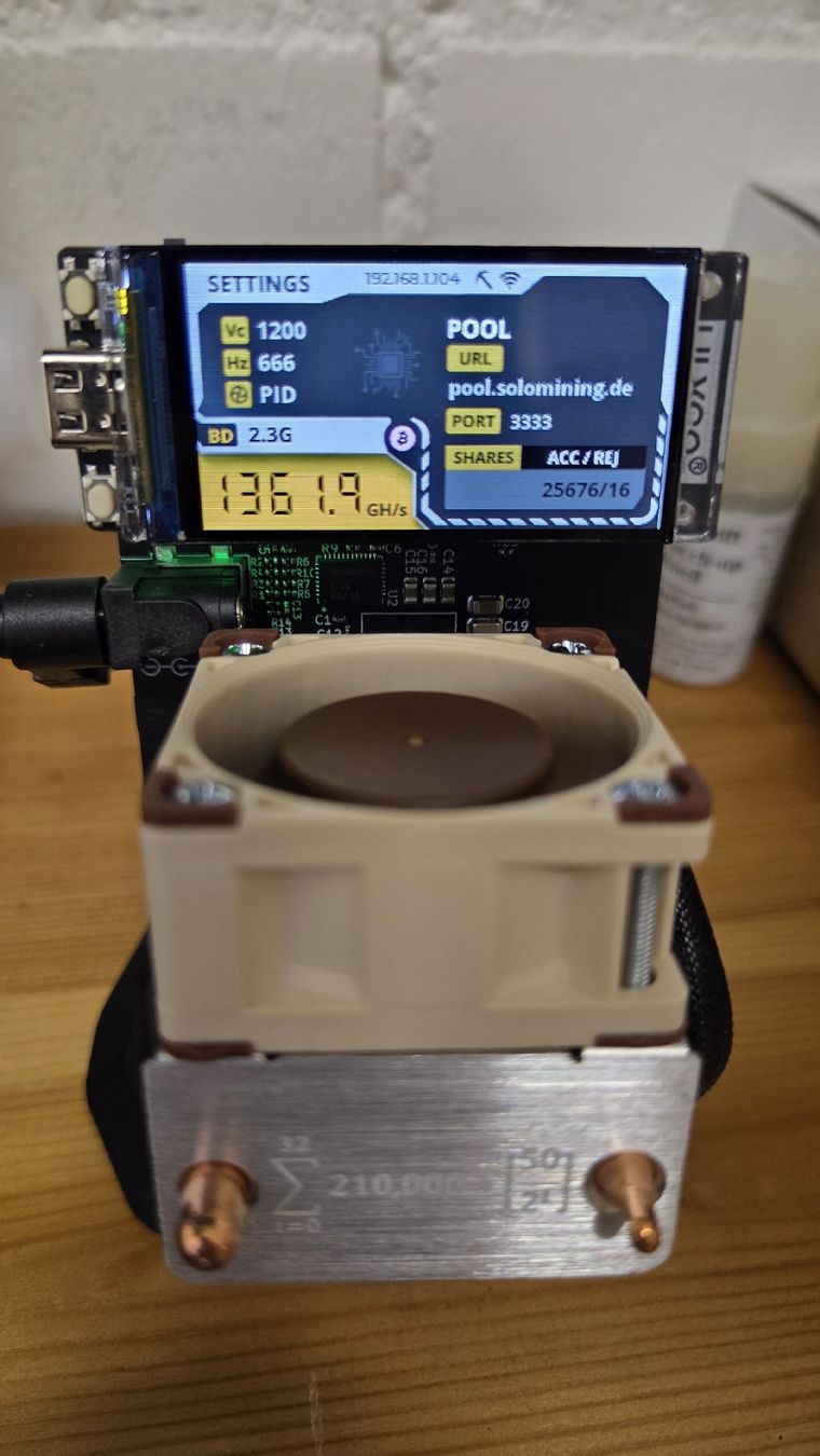 Nerdminer Coin Miner: Nerdaxe Gamma - Bitcoin Miner – Usato da Obergösgen venduto da ispera 1