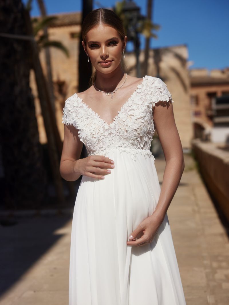 Robes: Robe de mariée (grossesse) – D'occasion à Vétroz par cel_n82m