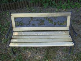 Gartensitzbank für Kinder (gem. Fotos)