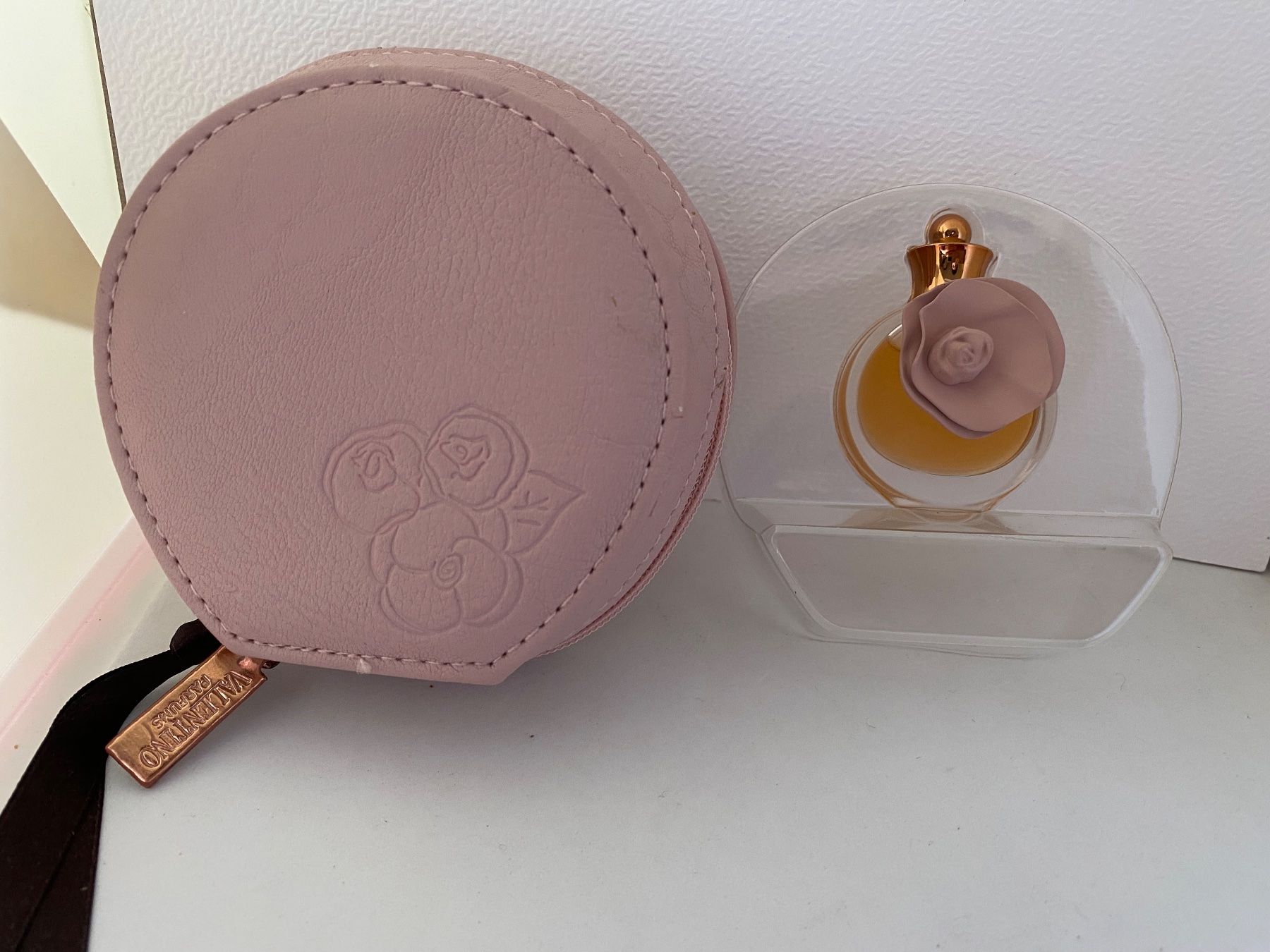 Valentino Parfum & Eau de Toilette: Miniature Valentina de Valentino – Neu und originalverpackt aus Bouveret von wes_7zll
