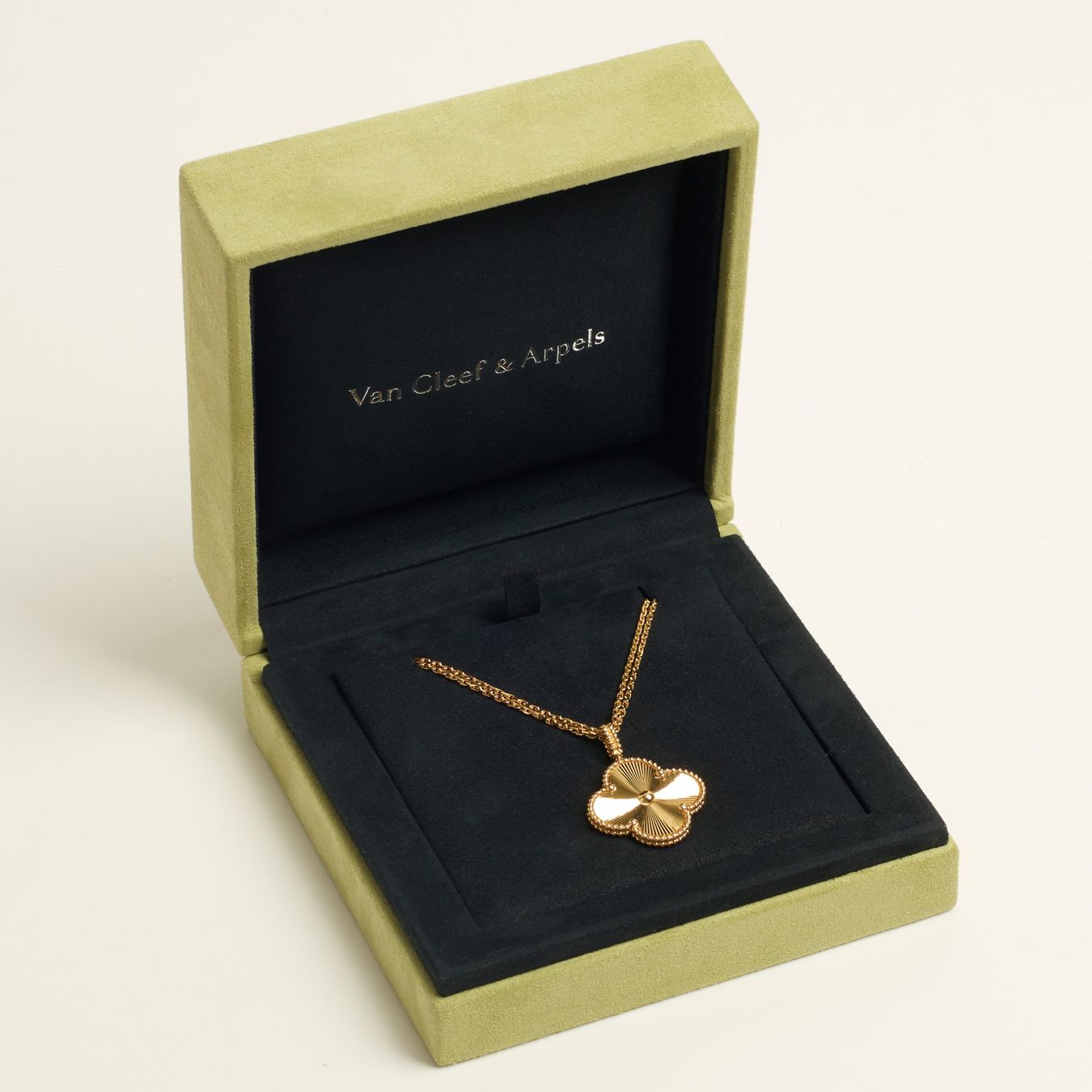 Van Cleef Catenine: Authentique Sautoir VAN CLEEF & ARPELS Magic Alhambra – Nuovo e nell'imballaggio originale da Carouge GE venduto da TLD 3