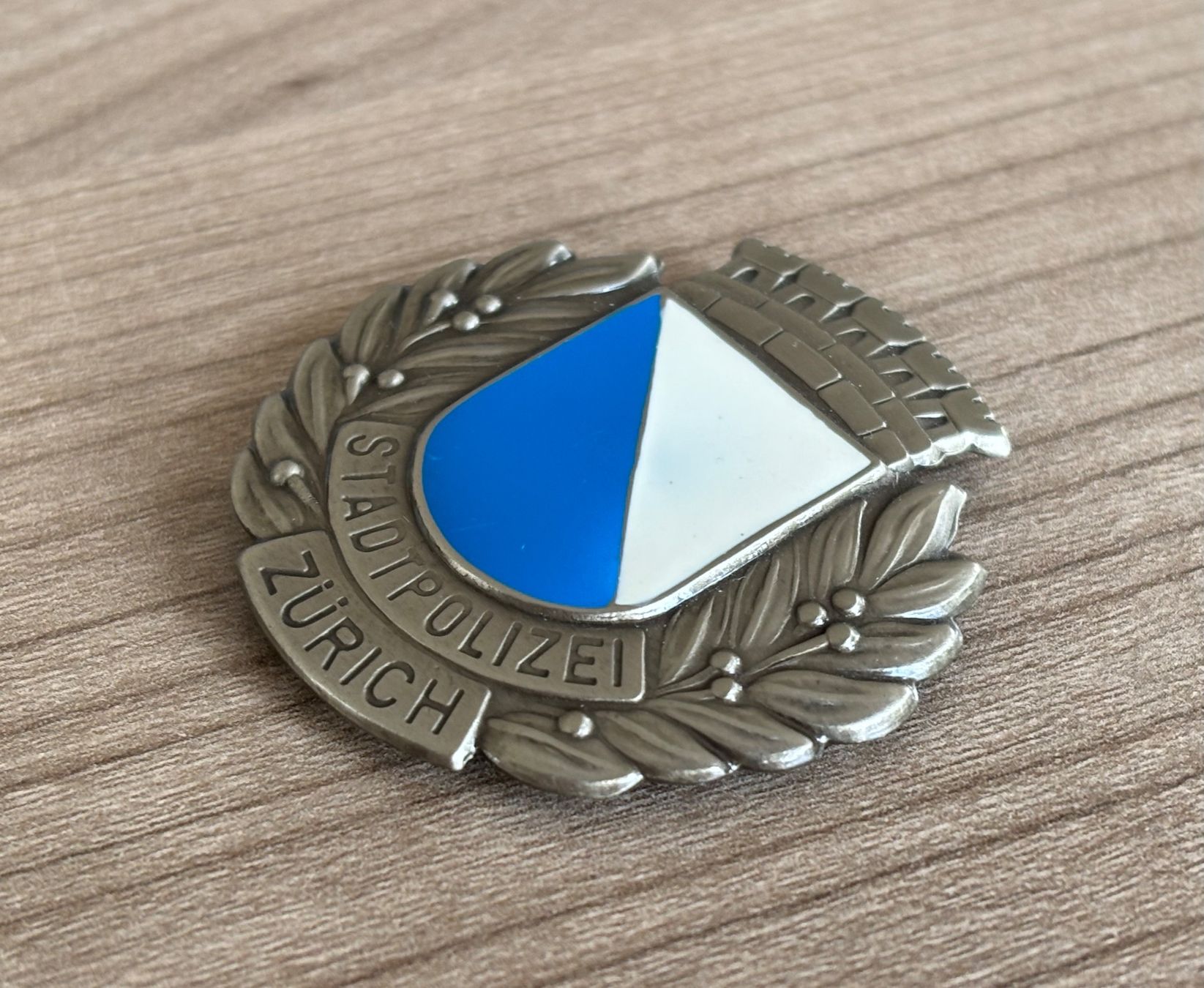 Placchette & Badge: Metall Abzeichen Stapo ZH - Plakette – Usato da Jona venduto da Sid100 2