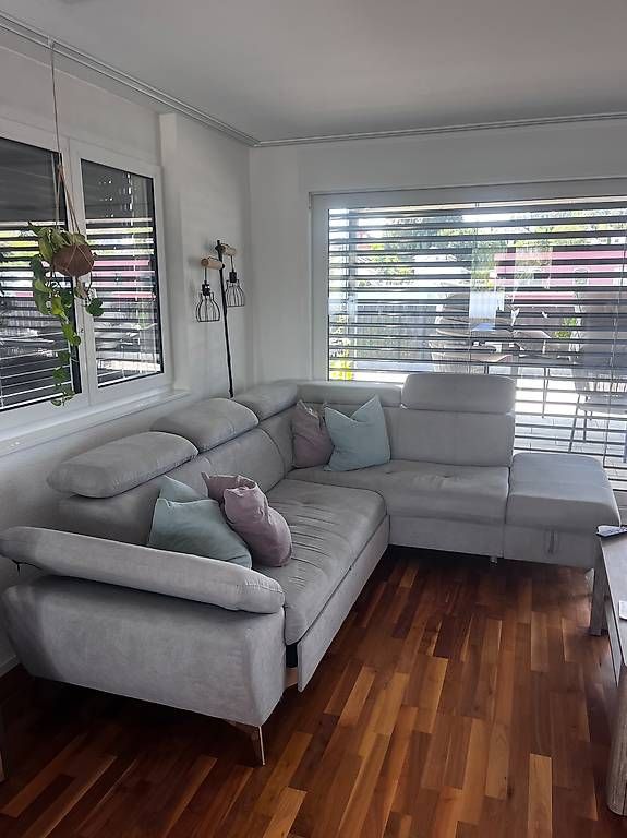 Sofas: Sofa mit Ausziehfunktion – Gebraucht aus Wilen b. Wil von Draley