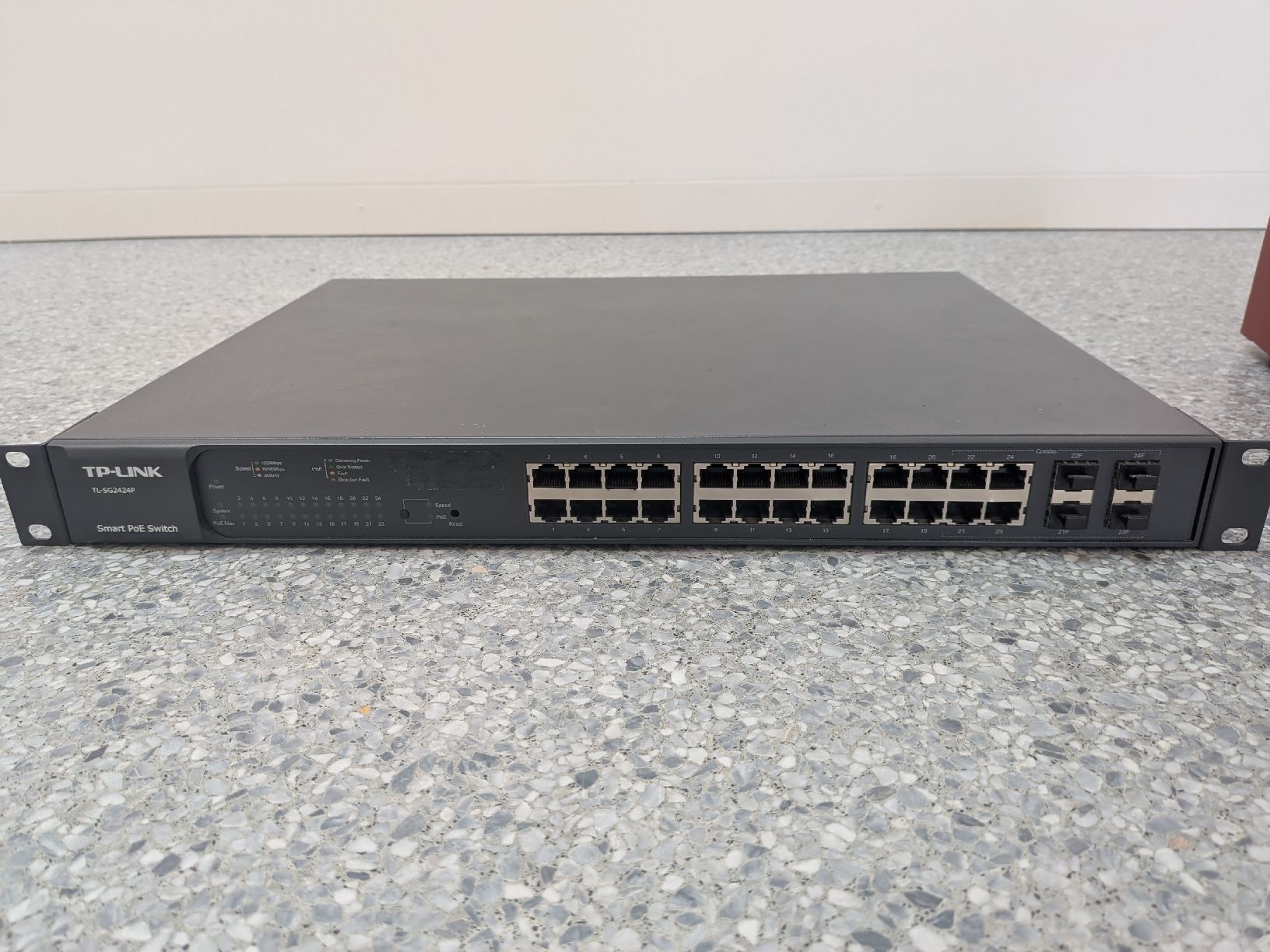 TP-Link Hubs & Switches: TP-Link TL-SG2424P Smart PoE Switch  – Gebraucht aus Wettingen von Lata2012 1