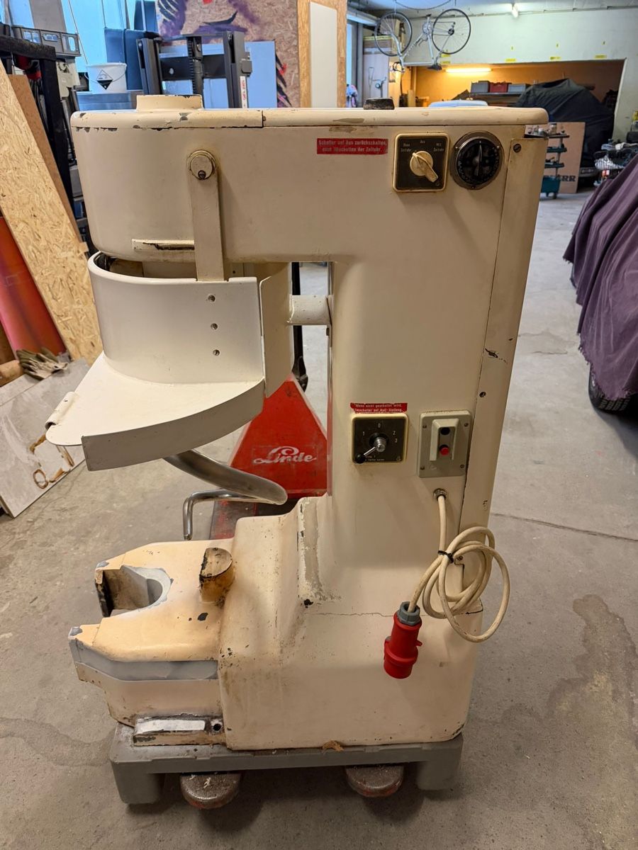 Appareils de cuisine: Teigknetmaschine – D'occasion à Rupperswil par Tinka88 1