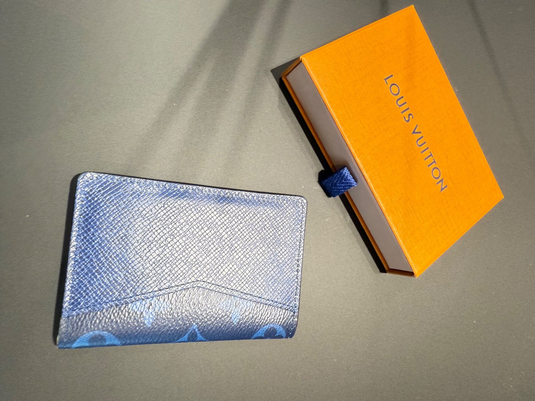 Portafogli: Louis Vuitton Taschenorganizer/ Kartenetui mit Box – Usato da Zollikofen venduto da Level_911 2
