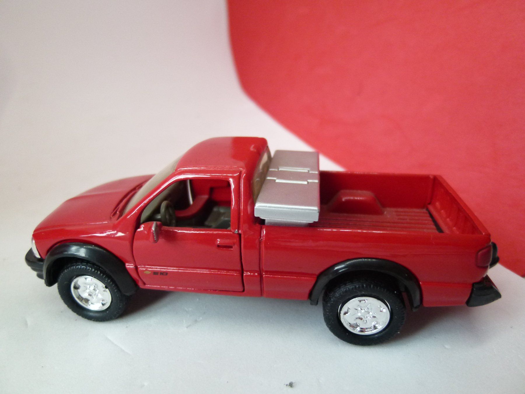 Chevrolet Modellini d'auto: Chevrolet PickUp S-10  ZRZ   - eher einfaches Modell - rot – Usato da Reiden venduto da Aston2