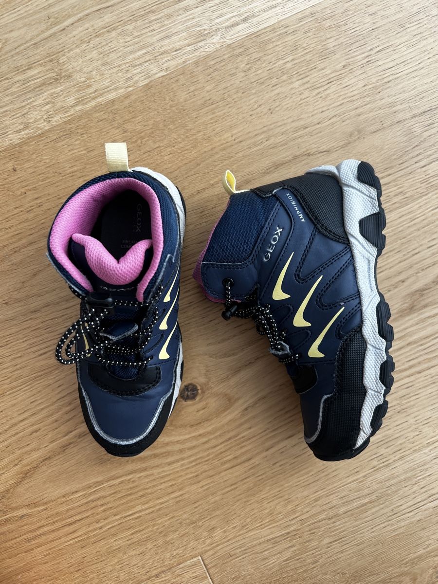 Geox Schuhe für Jungen: Chaussures d'hiver Geox, taille 30 – Gebraucht aus Romanel-sur-Lausanne von RitaPereira 1