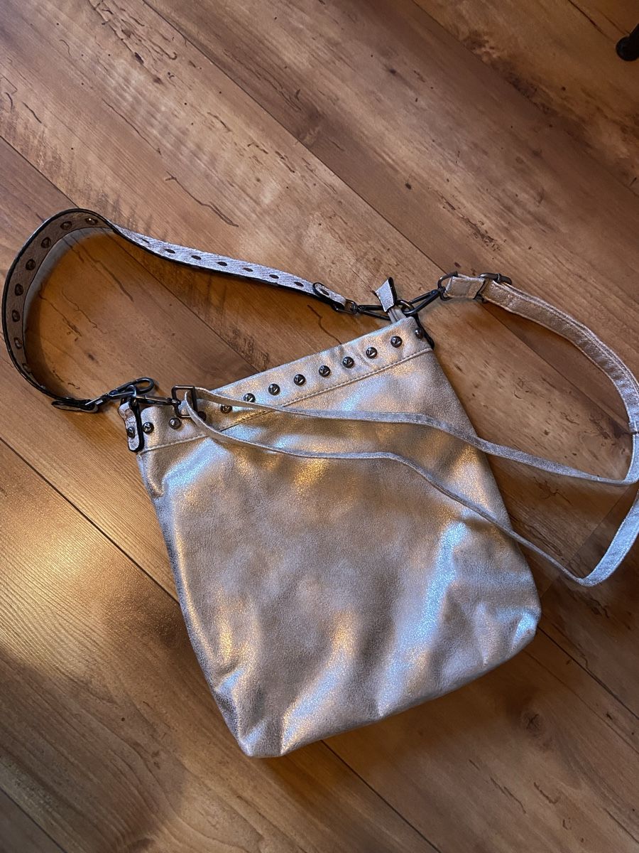 Sacs femmes: Sac - Bon état ! – Neuf (Voir description) à Colombier (NE) par chanche