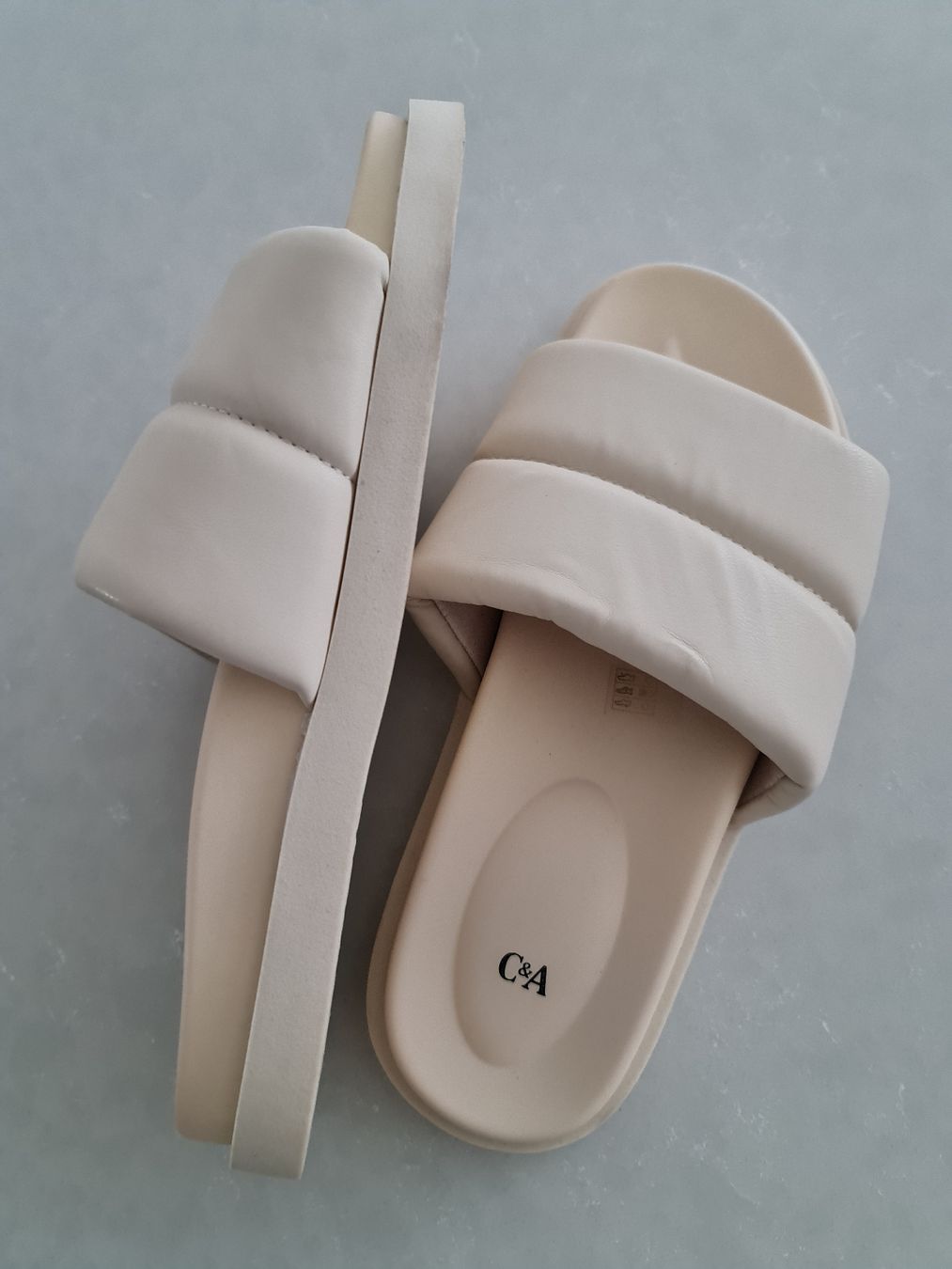 C&A Damenschuhe: C&A Pantoletten in Beige, Grösse 39 – Gebraucht aus Bülach von Rommar 2