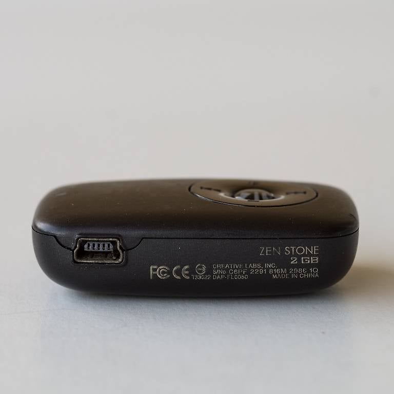 Creative Casse acustiche: Creative Zen Stone 2GB - Mit Speaker – Usato da Thörishaus venduto da vintagger 3