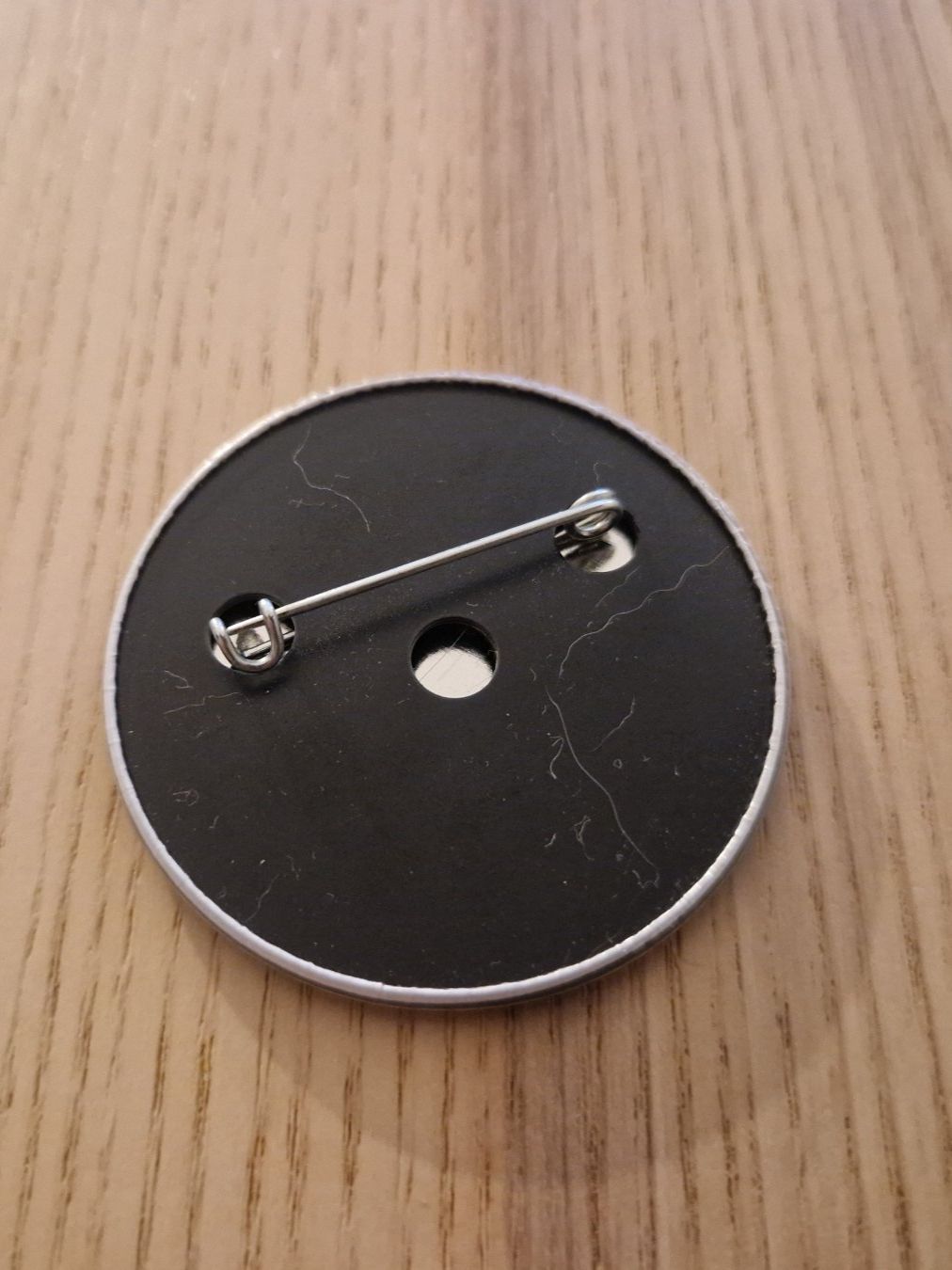 Placchette & Badge: Amethyst – Pin / Button (Anstecker) – Usato da Luzern venduto da Belethors_GenGoods 1