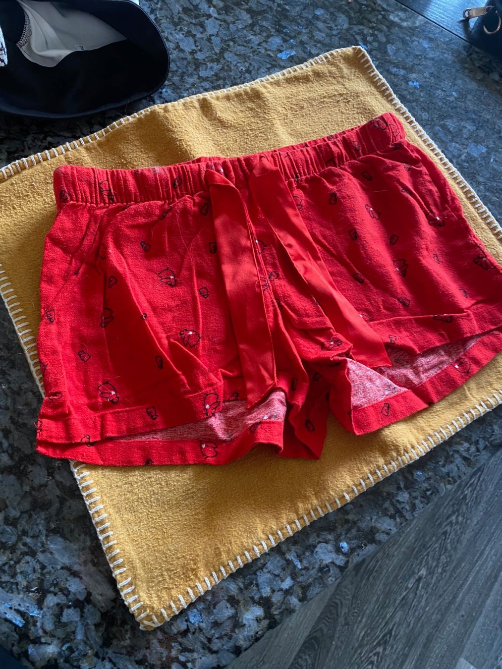 Pantaloni: Old Navy  Shorts rot  Grösse XS – Usato da Allenwinden venduto da Obalu