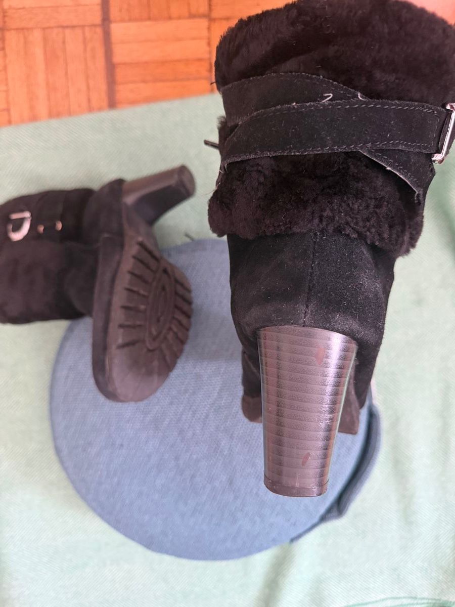 Ugg Scarpe da donna: Stiefeletten UGG Lammfell – Usato da Küsnacht ZH venduto da sabinamari 2