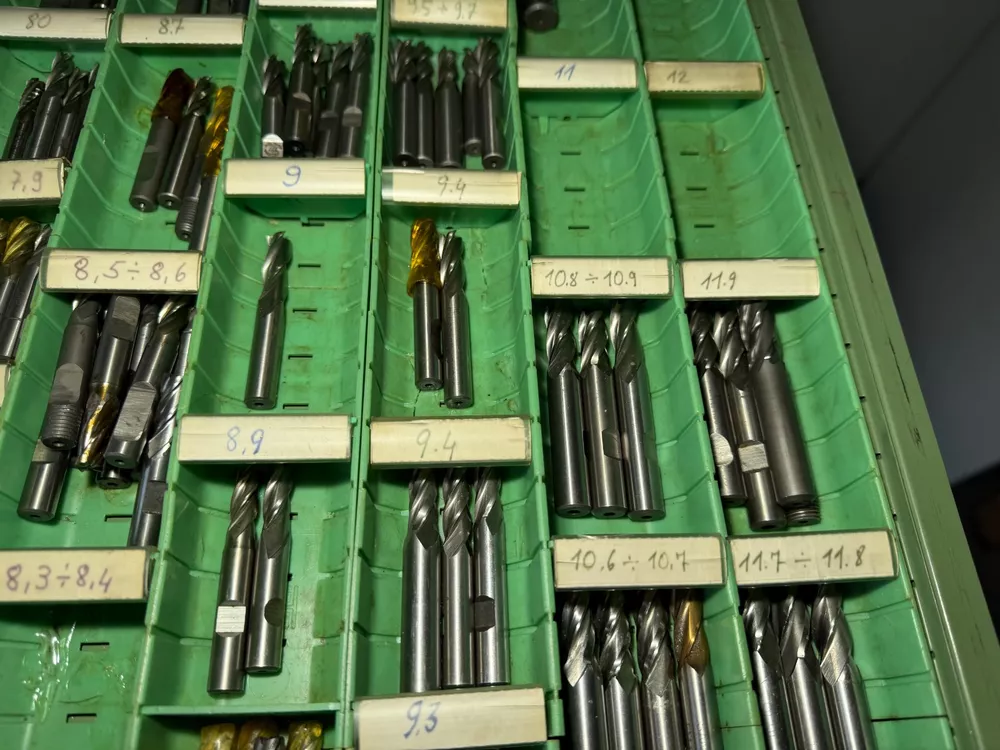 VHM Fingerfräser 9 Mm – 4 Zahn, Hartmetall Schaftfräser HARTWERKZEUG, Schnittlänge 15 Mm, Schaft 10 Mm