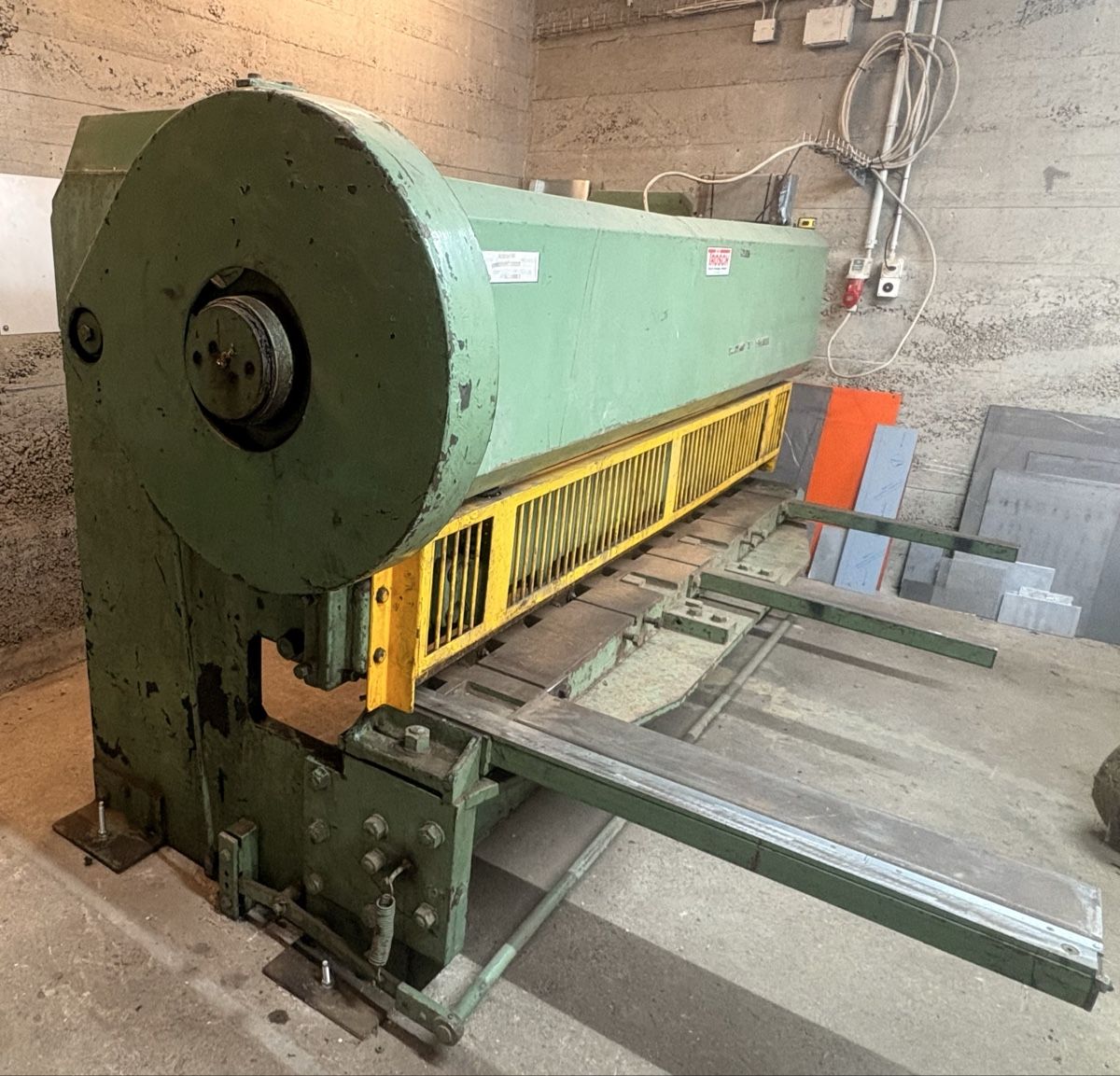 Tutte le macchine: Tafelschere 2500mm x 6mm – Usato da Eschenz venduto da res1990 1
