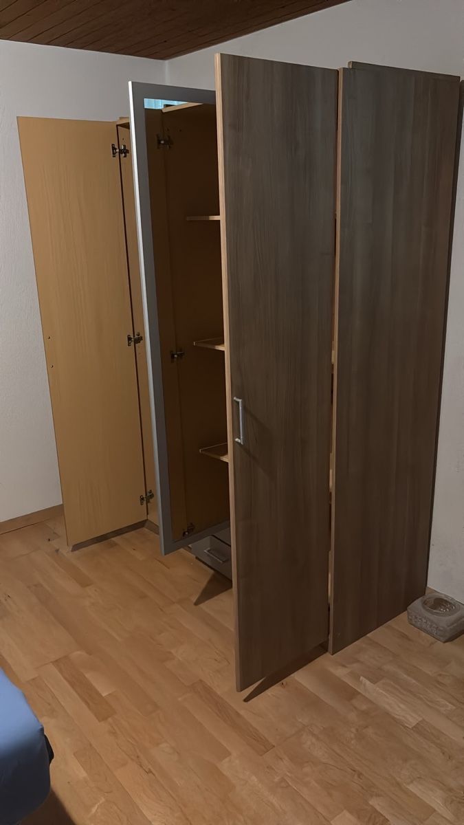Schränke: Schrank zu verschenken – Gebraucht aus Uerkheim von kevinkevin65 2