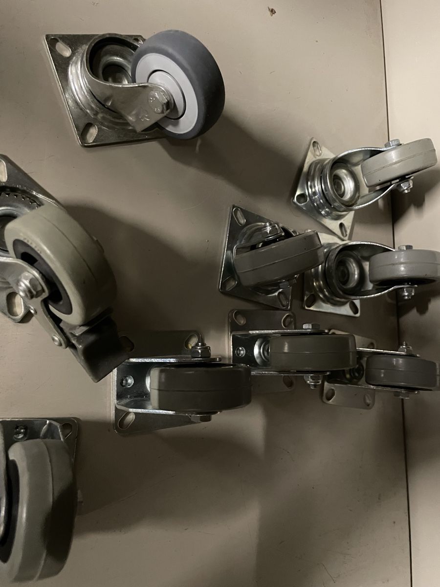 Altro per stoccaggio & trasporto: Konvolut 8 Rollen mit Platte neu – Nuovo (secondo la descrizione) da Adligenswil venduto da Decor-Tech 2