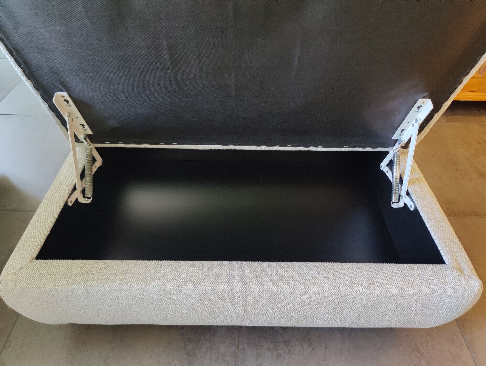 Bolia Sgabelli: Bolia Polsterhocker mit Staufach – Usato da Zürich venduto da gim_6fx7 1