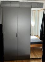 Pax Kleiderschrank grau