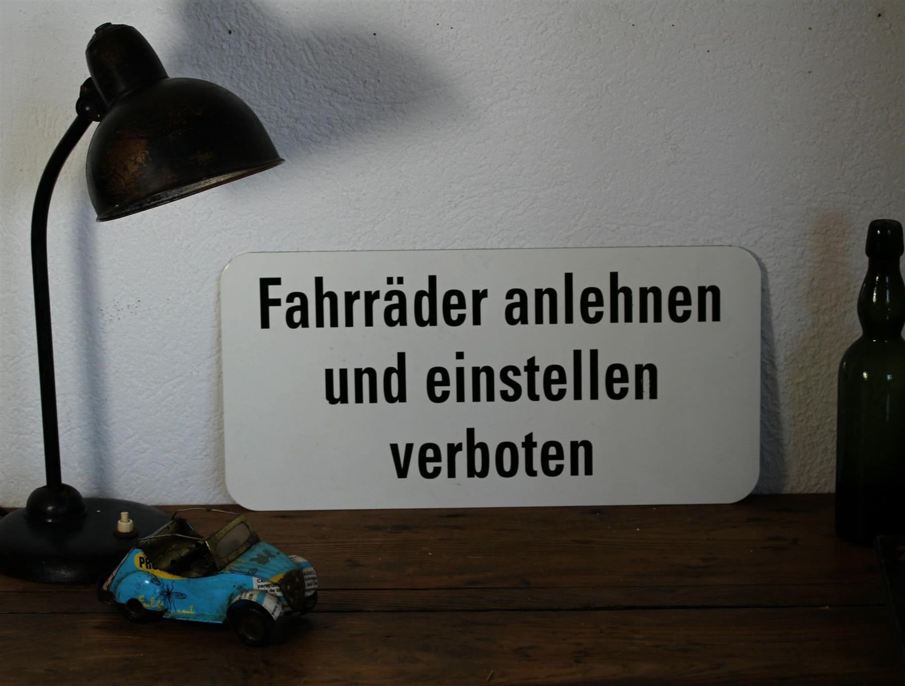 Insegne: Blechschild "Fahrräder anlehnen" – Usato da Birrwil venduto da brandschatz_birrwil