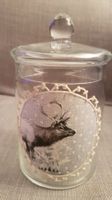 Glas mit Deckel und Hirschmotiv