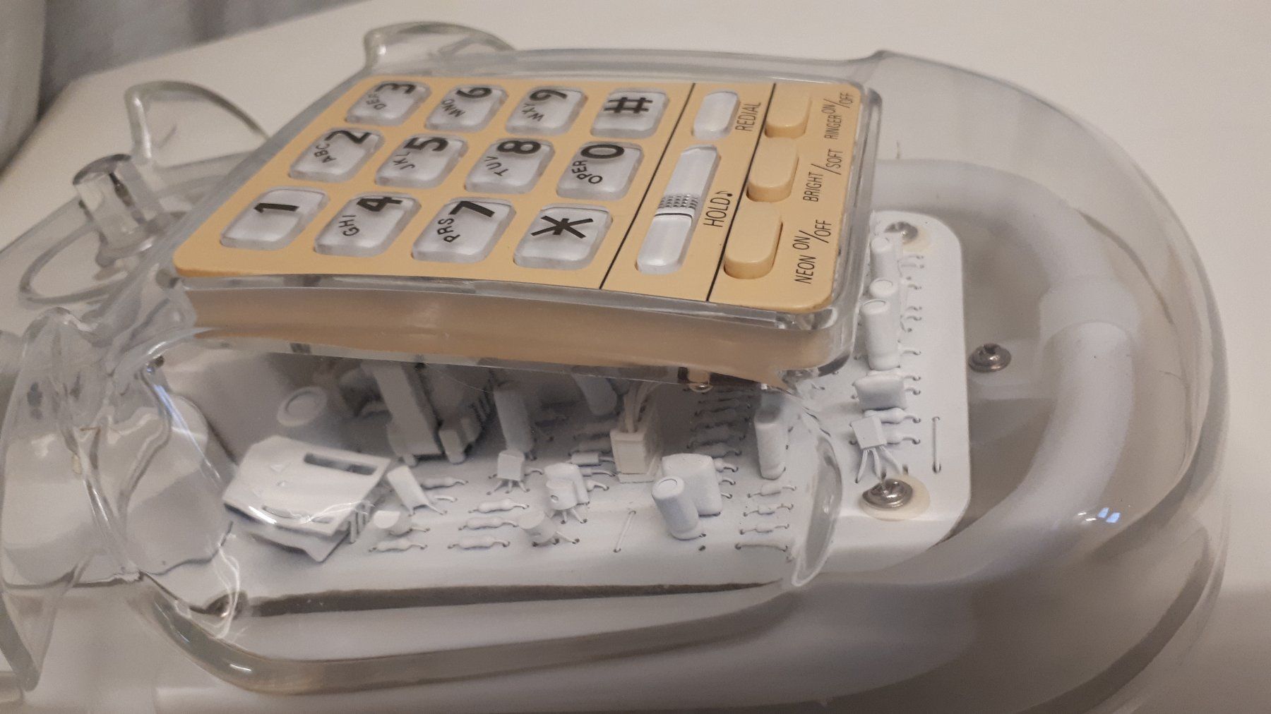 Telefoni: Neon Telefon - Transparent - ein Hingucker! – Usato da Madiswil venduto da 20gls 6