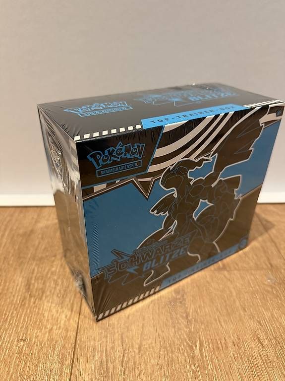 Pokémon Carte collezionabili: Pokémon Schwarze Blitze Top Trainer Box DE – Nuovo e nell'imballaggio originale da Hellbühl venduto da Remunchi 1