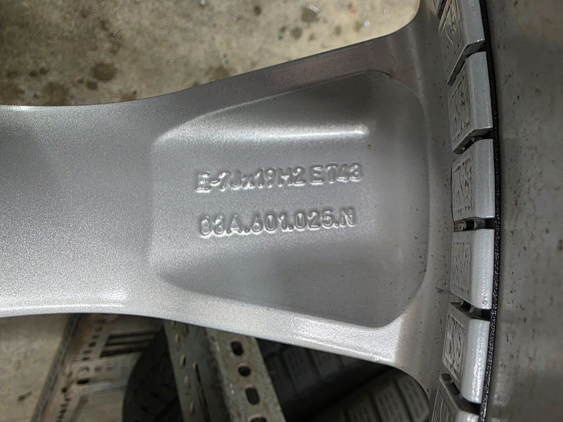 Audi Pneus & Kompletträder: Audi Q3 Winterradsatz – Gebraucht aus Gähwil von schmidgarage9534 4
